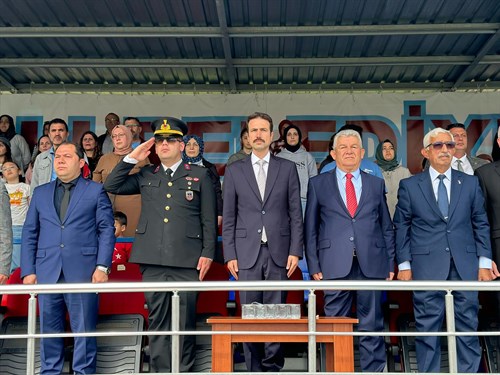 19 Mayıs Atatürk'ü Anma, Gençlik ve Spor Bayramı İlçemizde Törenlerle Kutlandı